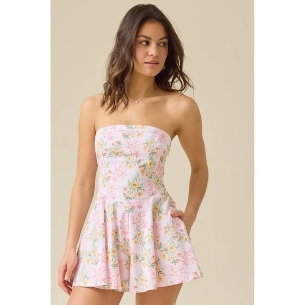 Altar'd State Zyon Strapless Floral Romper Size Large